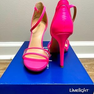 Ladies heels size 7 Never worn Man Made Material